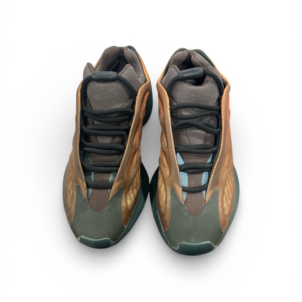 Adidas Men's Yeezy 700 V3 Sneakers